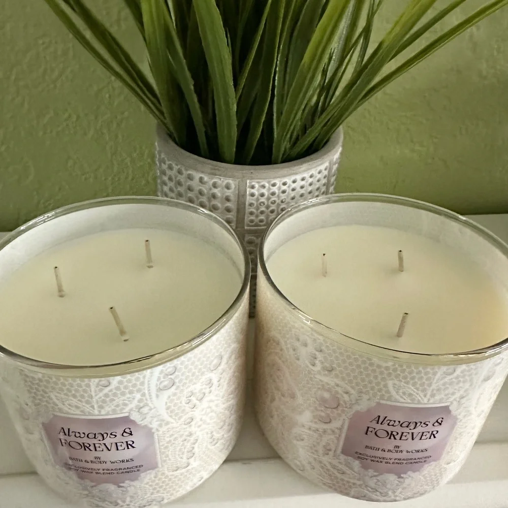 Bath & Body Works both brand